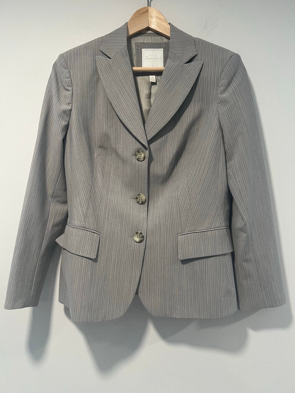 The Limited The Perfect Travel Suit Jacket Light Gray White Pinstripes Size 6 JL